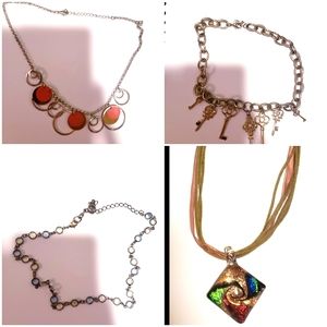 Lot 4 necklaces